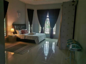 3R3B with Pool in Kota Bharu near Datu River